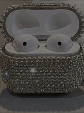 Rhinestone Crystal Earbud Charging Case with White Earbuds
